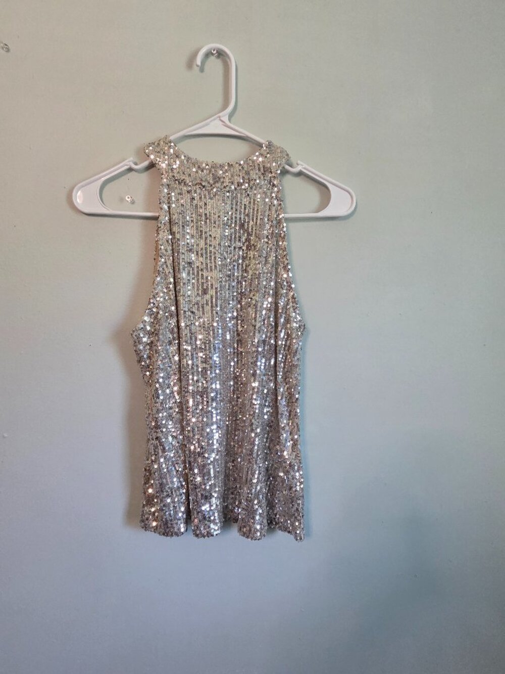 Love On A Hanger Silver Sequin Top Women's Small Sparkly Tank Shirt Keyhole NWT